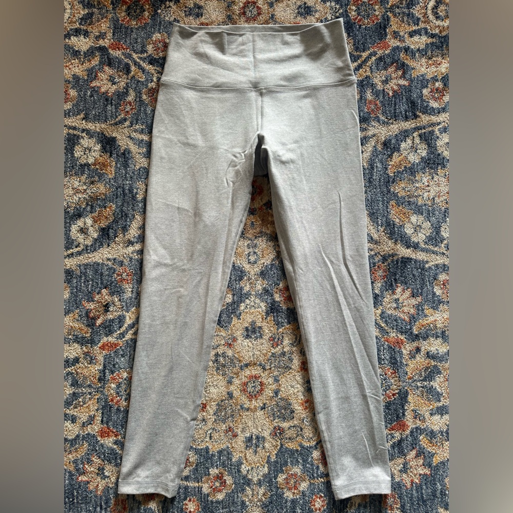 NWOT Fleo heathered silver el toro 25” leggings size large